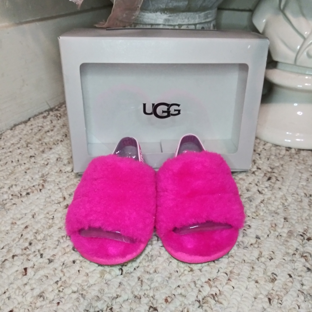 UGG Toddler Girl Barbie Pink Fluff Yeah Shearling Slide Slipper Sandals Size 4/5